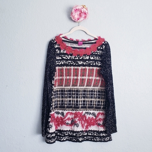 Save The Queen Red and Black Artsy Lightweight Sweater - Picture 1 of 9